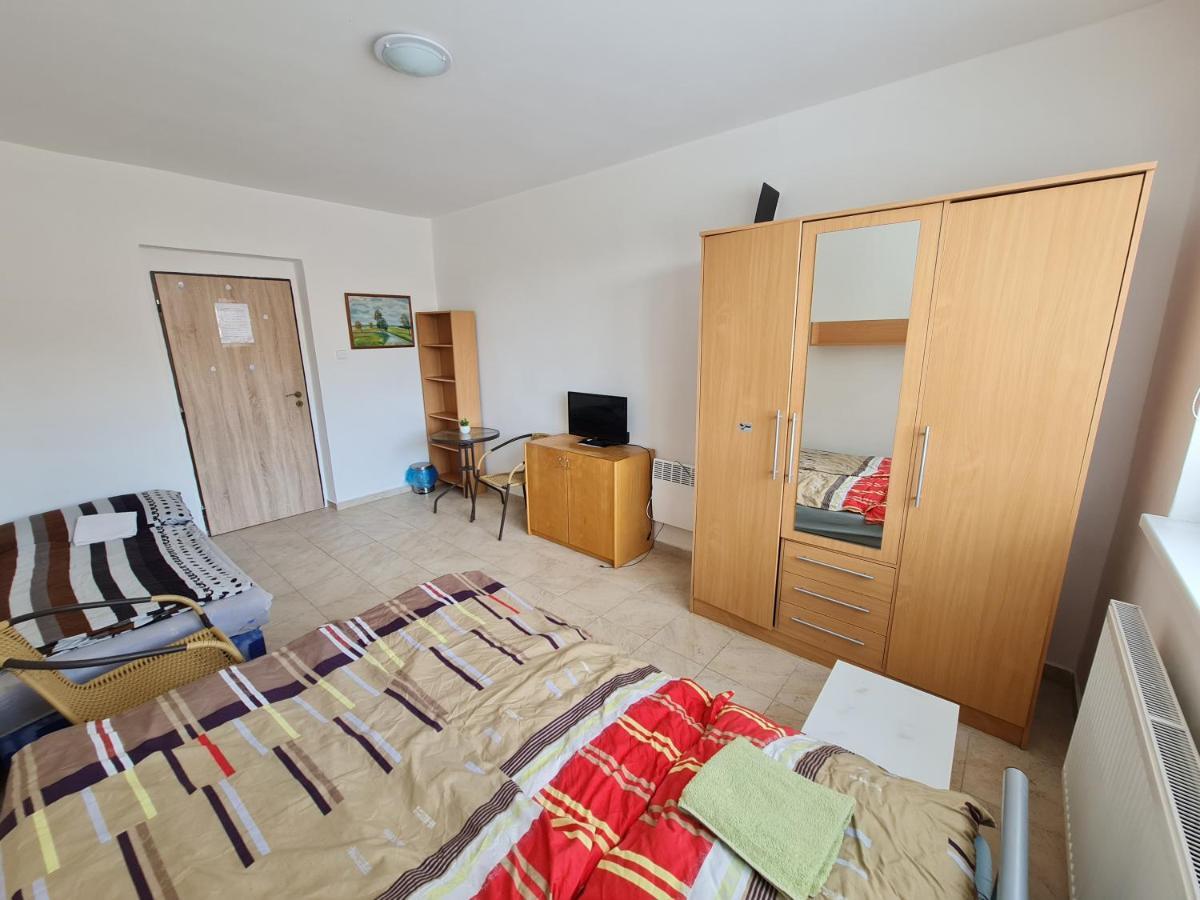 Hotel Nika Beds Pardubice Exteriér fotografie