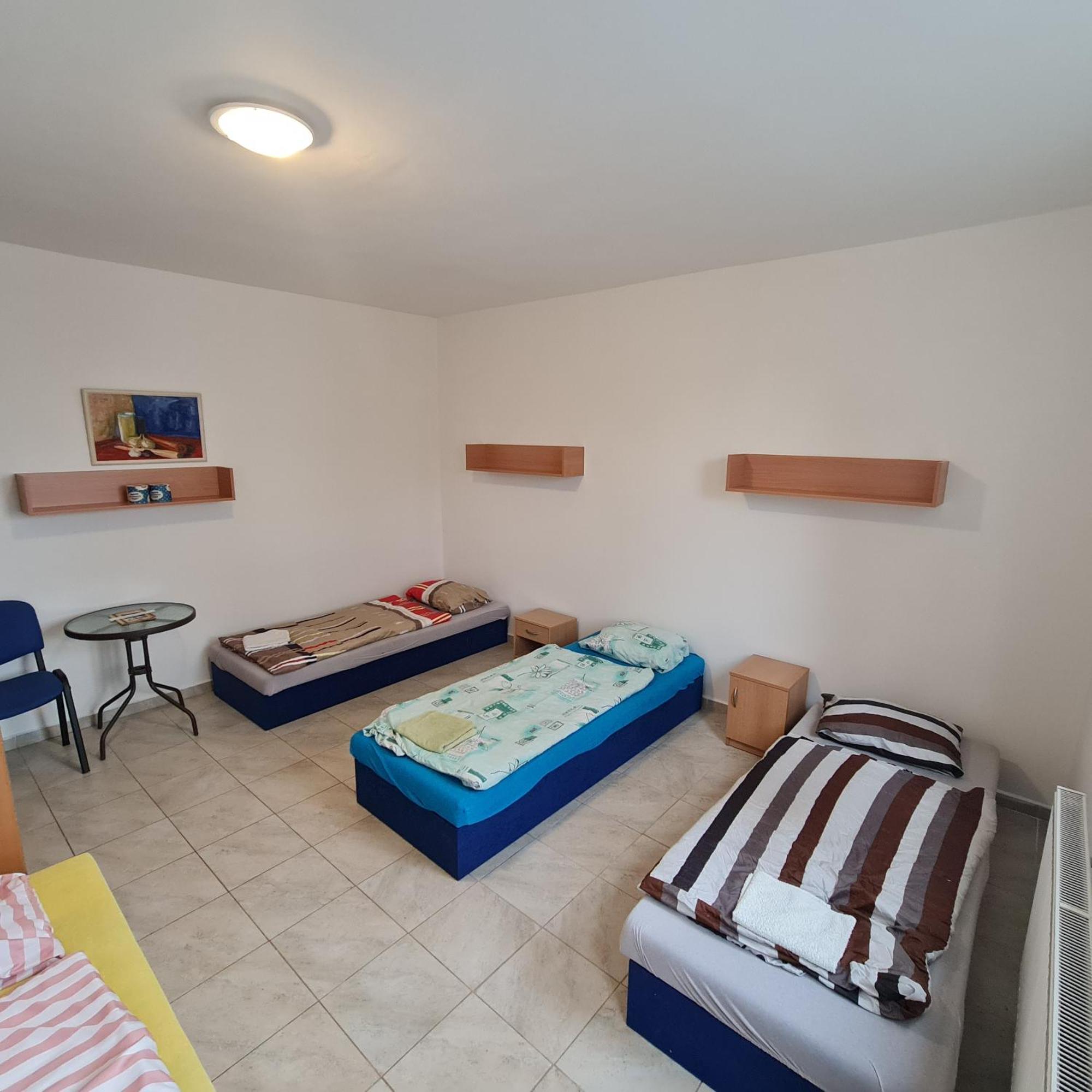 Hotel Nika Beds Pardubice Exteriér fotografie